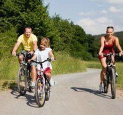 Radfahren entlang des Neckars